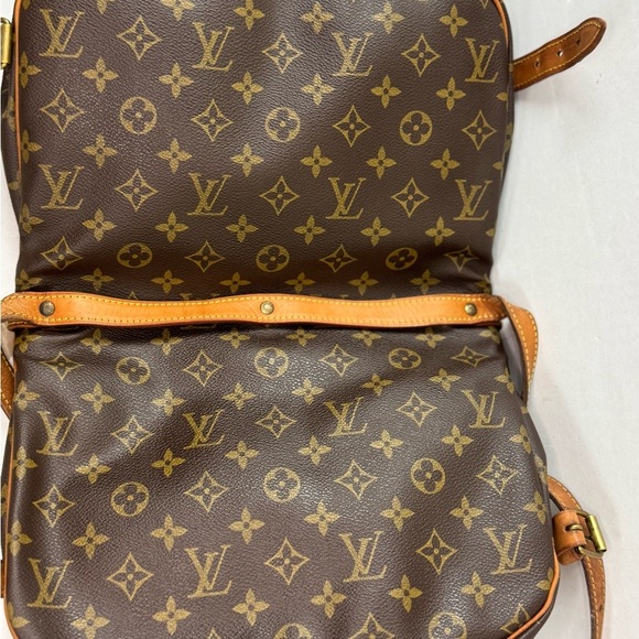 LOUIS VUITTON Monogram Saumur 30 Brown Crossbody shoulder bag. - Picture 10 of 15